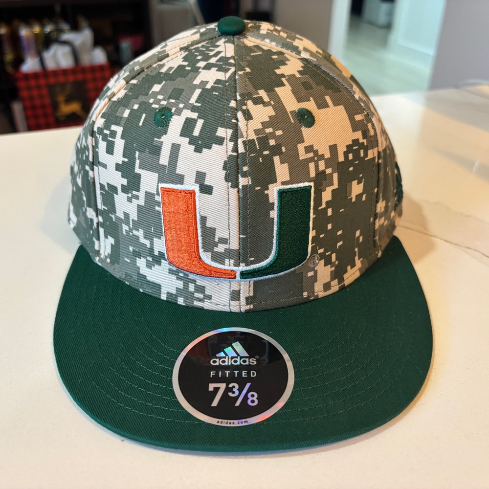 New Adidas camo UM Beige and Green Cap 7 3/8 hat U of M /miami